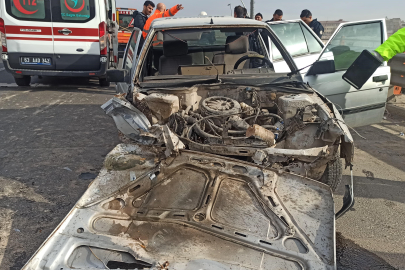 Şanlıurfa'da otomobil bariyerlere çarptı