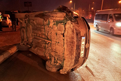 Bursa'da korkutan kaza! Otomobile çarpıp devrildi...