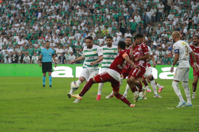 Timsah son düzlükte  açılıyor!