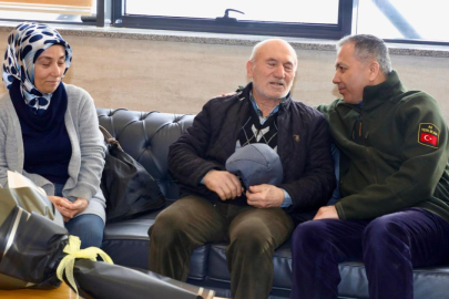 Bakan Yerlikaya'dan trafik kazasında yaralanan polis memurunun ailesine ziyaret