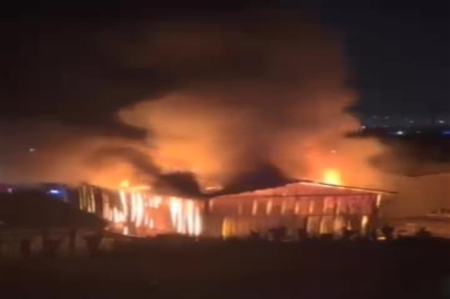 Bursa'da yanan fabrikadan geriye hurda yığını kaldı