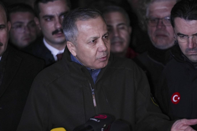 İçişleri Bakanı Yerlikaya: Enkazdaki 2 cana ulaşmak için yoğun gayret gösteriyoruz
