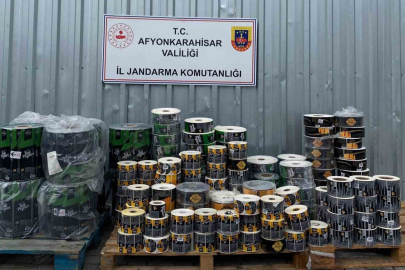 Jandarma 30 ton taklit üretim kaşar ve beyaz peynir ele geçirdi