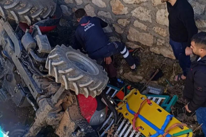 Siirt’te traktör dere yatağına devrildi