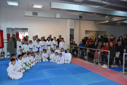 Bursa Gemlik Belediye Spor Kulübü'nde kuşak töreni coşkusu