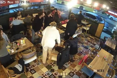 İstanbul  Kadıköy'de seyir halindeki araçtan restorana torpil atıldı