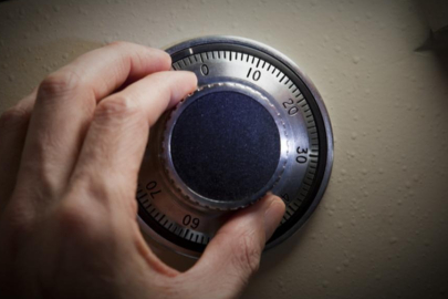 Banka çalışanı ailecek bankayı soydu! 25 milyonu toprağa gömdüler...