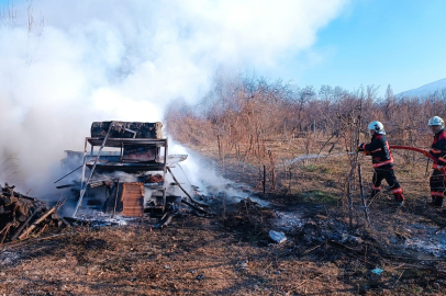 Malatya’da konteyner ve örtü yangını