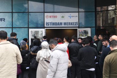 Bursa Osmangazi'de&nbsp;bir günde 250 kişi iş sahibi oldu