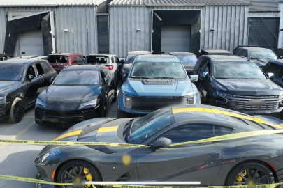 Değeri 300 milyonu aşıyor! Gümrükte lüks araç vurgunu