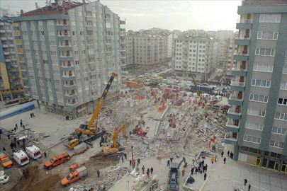 Zümrüt Apartmanı faciasının üzerinden 21 yıl geçti