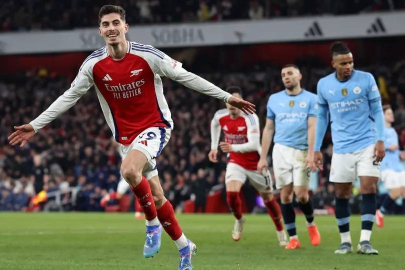 Arsenal, Manchester City'i ezdi geçti