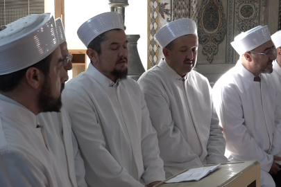 Bursa’da 20 din görevlisi, Tashih-i Huruf Kursu mezuniyet belgelerini aldı