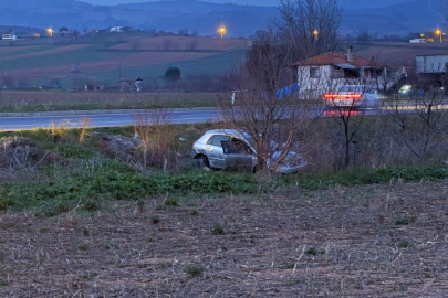 Bursa'da iki otomobil çarpıştı:  3 yaralı