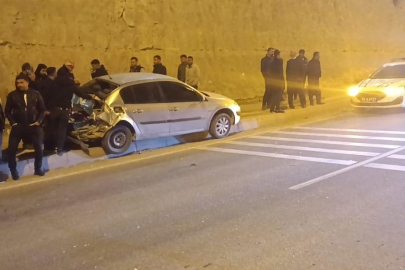 Feci kazada kamyon araçlarla köprüden uçtu! Çok sayıda ölü ve yaralı var...