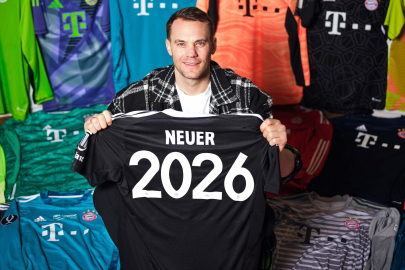 Neuer, Bayern'le sözleşmesini 2026'ya kadar uzattı
