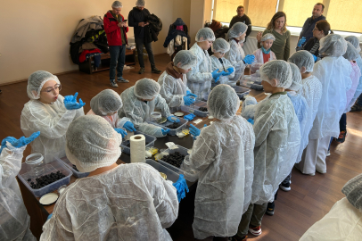 Bursa'da öğrenciler üretimi yerinde inceledi