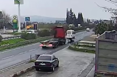 İzmir Menemen'de feci kaza: 14 yaşındaki motosiklet sürücüsü hayatını kaybetti