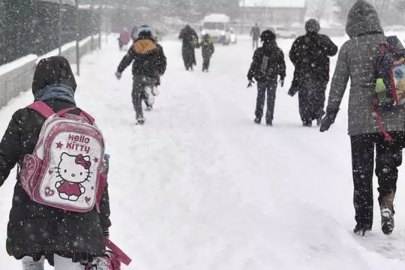Lapa lapa kar yağacak: Bursa'da okullar yarın tatil mi?