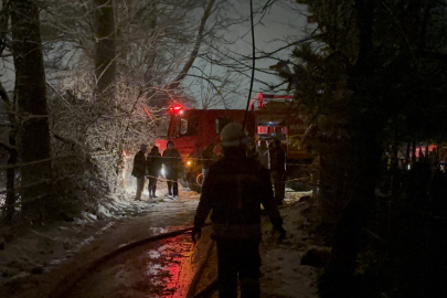 Bolu'da ev ve ahır küle döndü