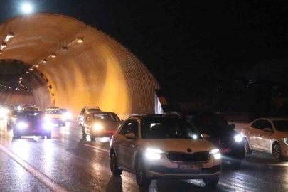 Bolu Dağı Tüneli'nde zincirleme kaza! İstanbul yönü ulaşıma kapandı