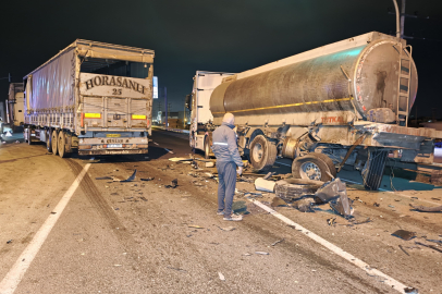 Bursa'da iki tırın çarpıştığı kazada 1 kişi yaralandı