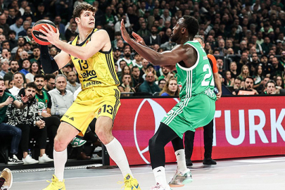 Fenerbahçe Beko, kıran kırana maçta Panathinaikos'a kaybetti; galibiyet serisi sona erdi