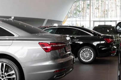 Lüks araç satışı artıyor, uzmanlar uyardı