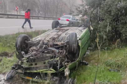 Bursa'da takla atan otomobilin sürücüsü ağır yaralandı