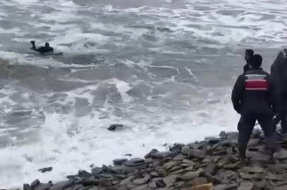 Bartın'da denizde sörf yapmak isteyen 2 arkadaş boğulma tehlikesi geçirdi