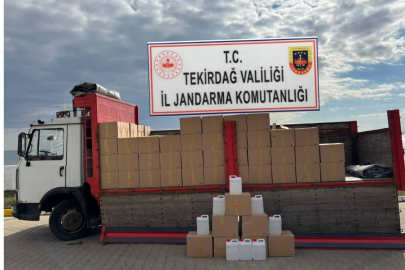 Tekirdağ’da 5 ton etil alkol ve binlerce kaçak tütün malzemesi ele geçirildi
