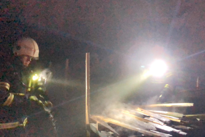 Tekirdağ'da kereste fabrikasında korkutan yangın