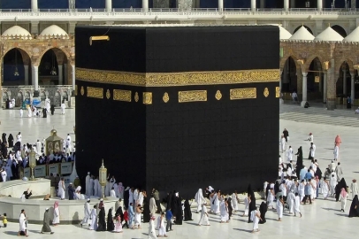 Umre adayları dikkat! Suudi Arabistan karar değiştirdi: O uygulama iptal edildi