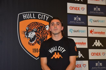 Abdülkadir Ömür imzaya geldi: Yeniden Süper Lig'de forma giyecek