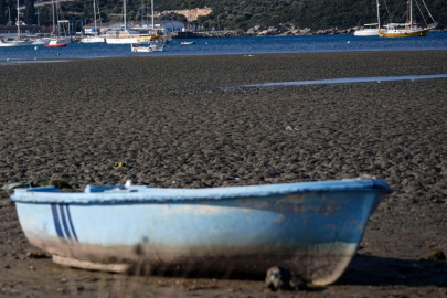 Ege kıyılarındaki deniz çekilmesi depremle ilgili değil