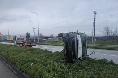 Bursa'da kontrolden çıkan araç takla attı!