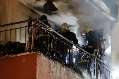 Antalya’da balkona stoklanan cep telefonu bataryaları bomba gibi patladı