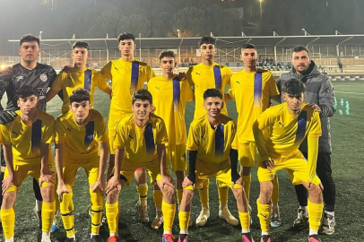 Maçta 11 oyuncu atıldı, hakem tatil kararı verdi