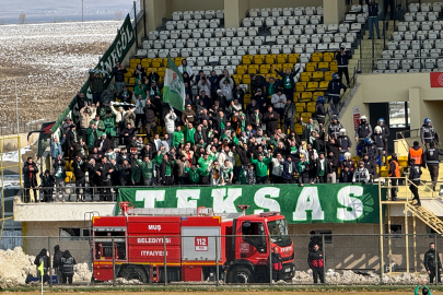 Taraftar Timsah'ı yalnız bırakmadı: Adı aşk  bu eziyetin!