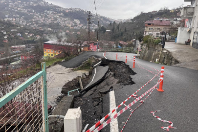 Zonguldak'ta heyelan sebebiyle yol çöktü