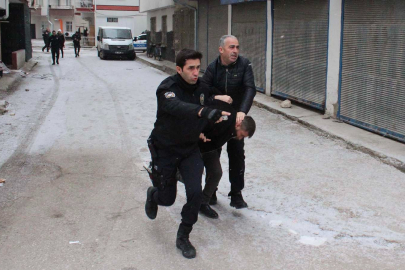 Akrabasını tüfekle yaraladı, “Ayakkabımı giyeyim, düşmanım gelmiş" dedi