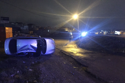 Bursa'da kontrolden çıkan otomobil takla attı! 2 yaralı