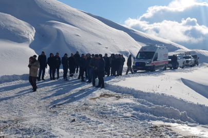 Van'da iş makinesi şarampole yuvarlandı: 1 yaralı