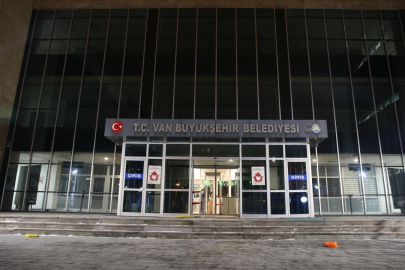 Van Büyükşehir Belediye Başkanı Zeydan görevden uzaklaştırıldı
