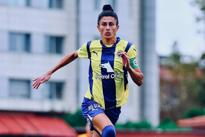 Yağmur Uraz Türk futbol tarihine geçti!