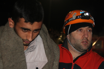 Kayseri'de dağda mahsur kalan 4 genç donmak üzereyken kurtarıldı