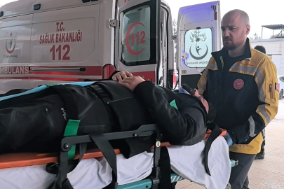 Bursa'da minibüs ile çarpışan motosikletteki çift yaralandı