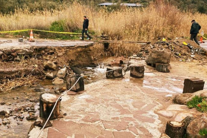 Çanakkale'de sağanak nedeniyle köprü çöktü
