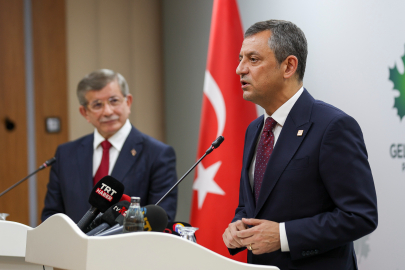 Özel'den Davutoğlu'na ziyaret