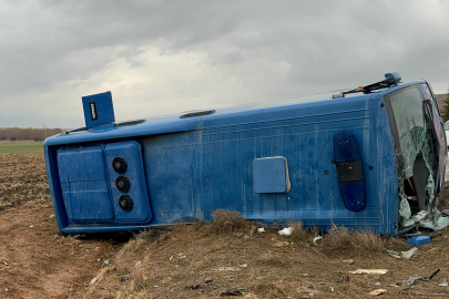 Afyonkarahisar'da cezaevi aracı devrildi, 14 kişi yaralandı